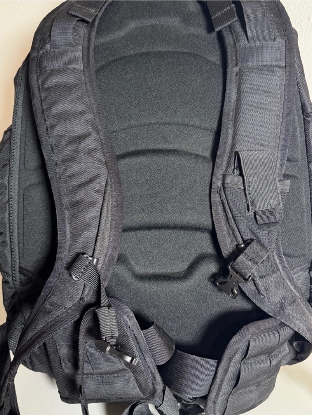 Oakley Kitchen Sink Black Tactical Field Gear Backpack - Logo Patch Detail - Picture 5 of 10